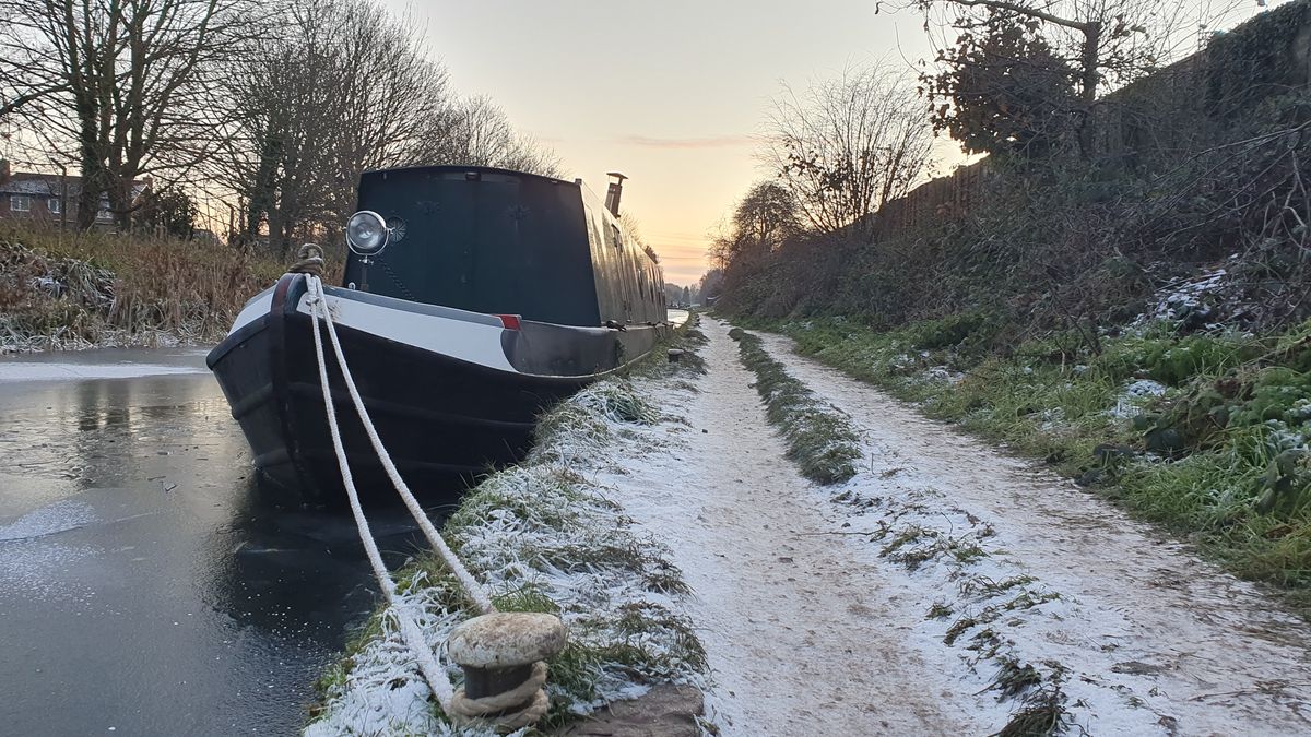 Thinking of buying a canalside home AND a narrowboat?