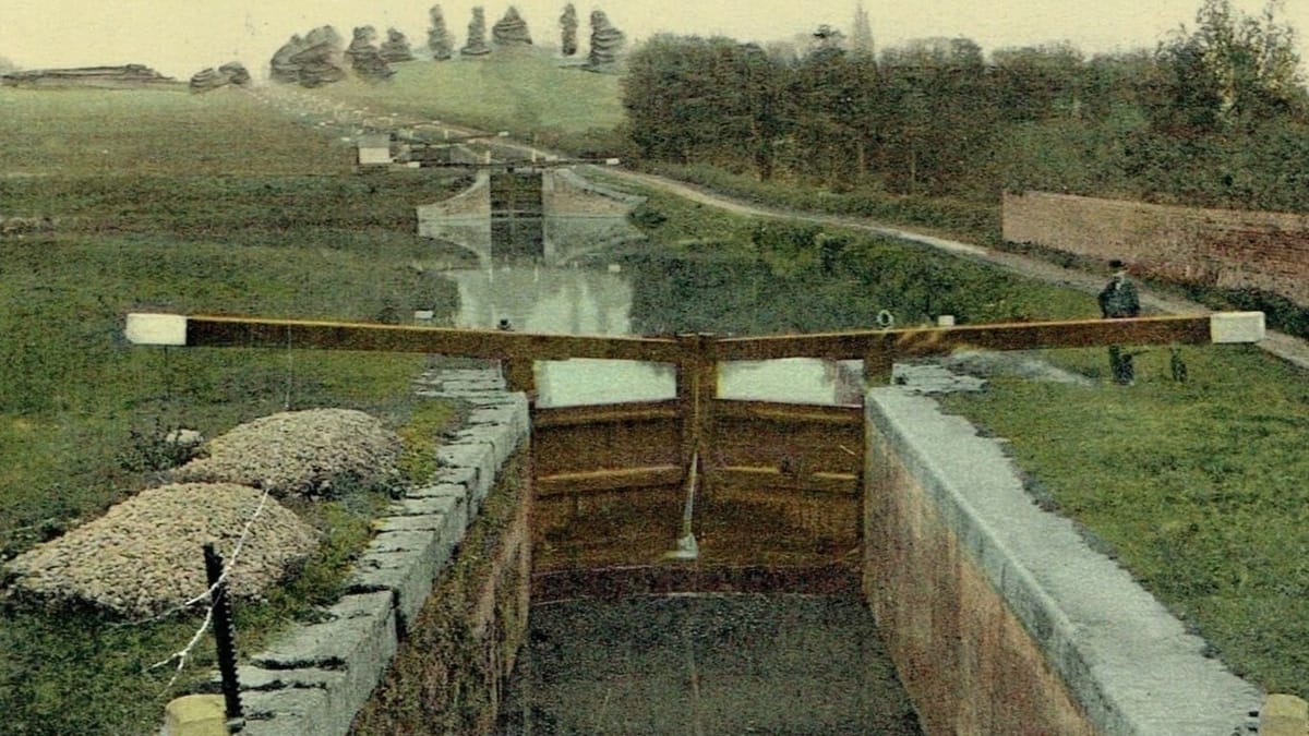 Lockkeepers on the Kennet and Avon Canal in 1911