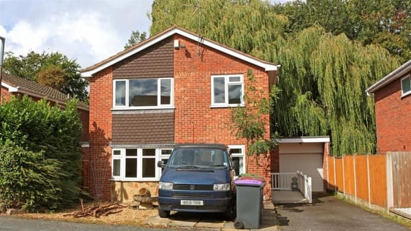 £299,950