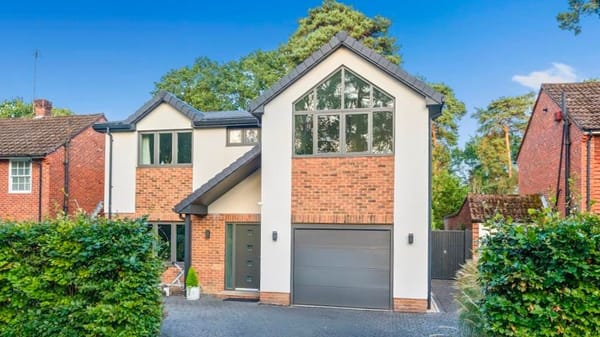 £1,250,000