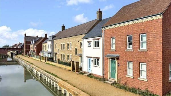 £285,000