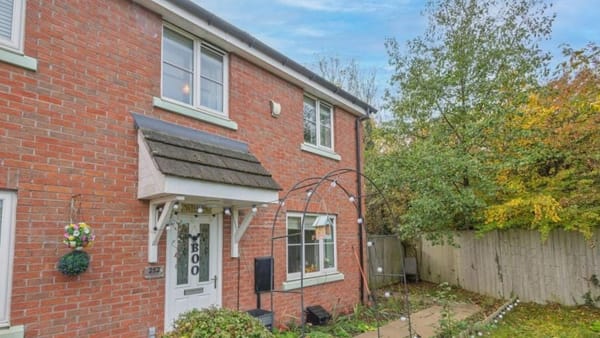 £260,000