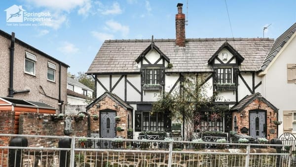 £320,000