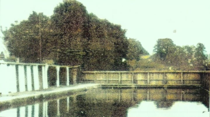 Devizes Bathing Place on the Kennet and Avon Canal