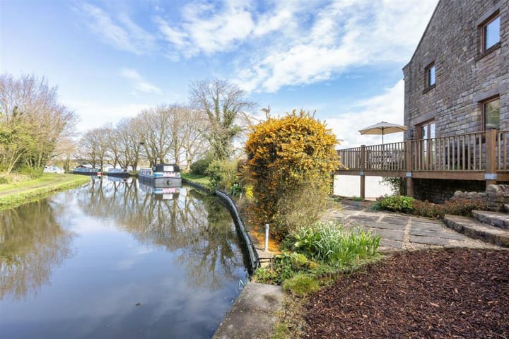 Canalside Homes for Sale from £500k to £700k