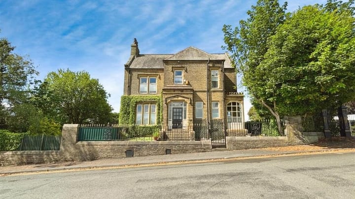 Cemetery Lodges for Sale (8th July '25)